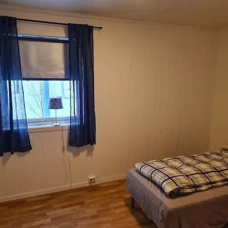 Ved Sjoen Sand (Troms og Finnmark)